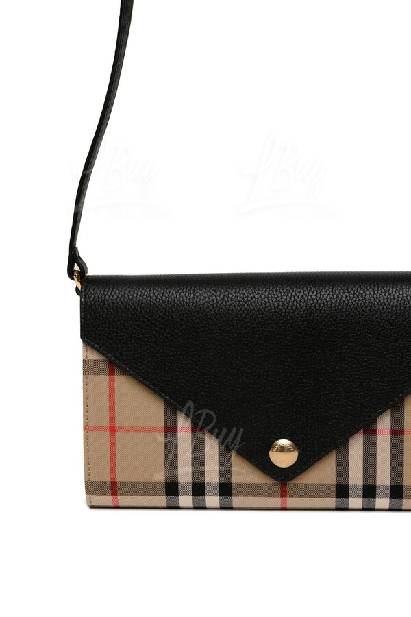 Burberry leather and house check wallet with hotsell detachable strap