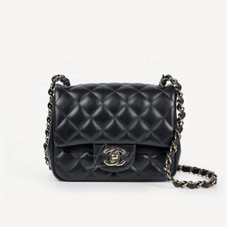 Chanel Classic Flap Bag Black 17cm A35200