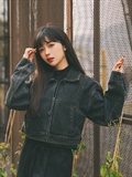 Cropped Zip Up Denim Jacket 