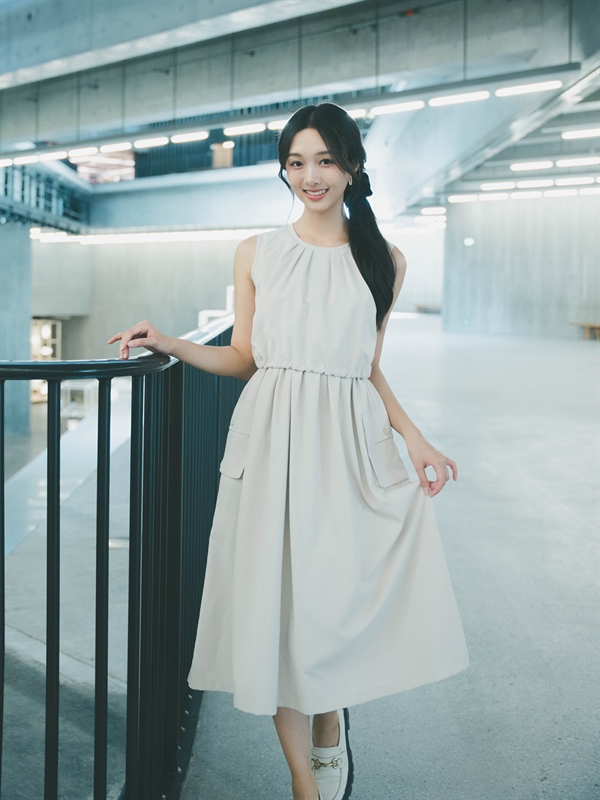 Layered Dress With Cargo Pockets 