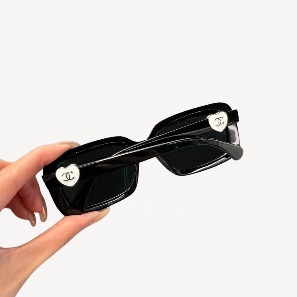 Chanel黑色併白色心心太陽眼鏡