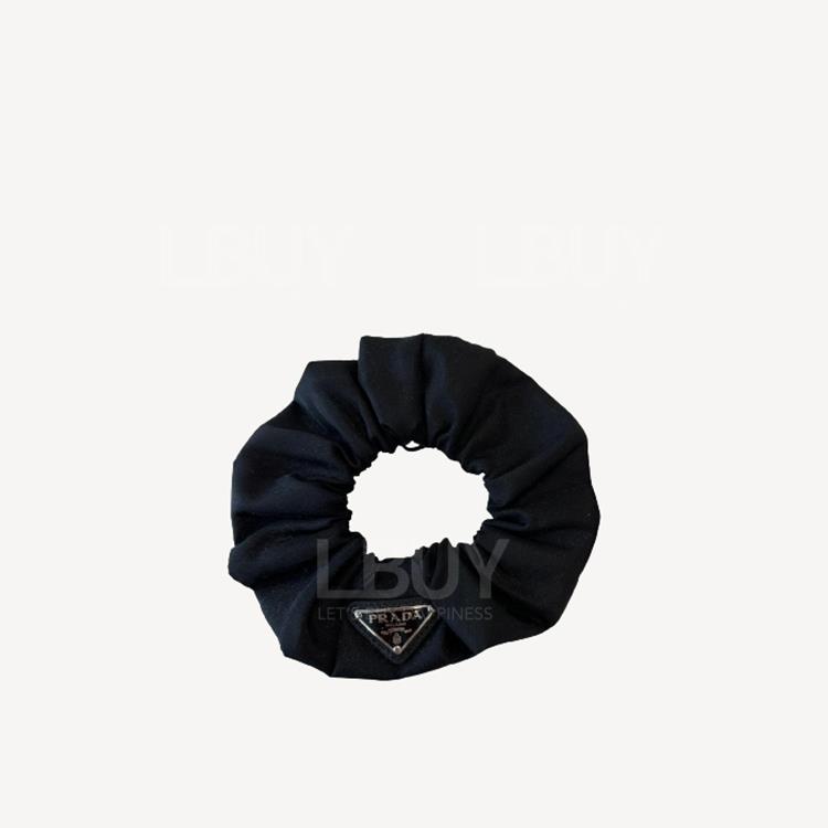 Prada Re-Nylon 搪瓷三角形標誌 黑色再生尼龍髮圈
