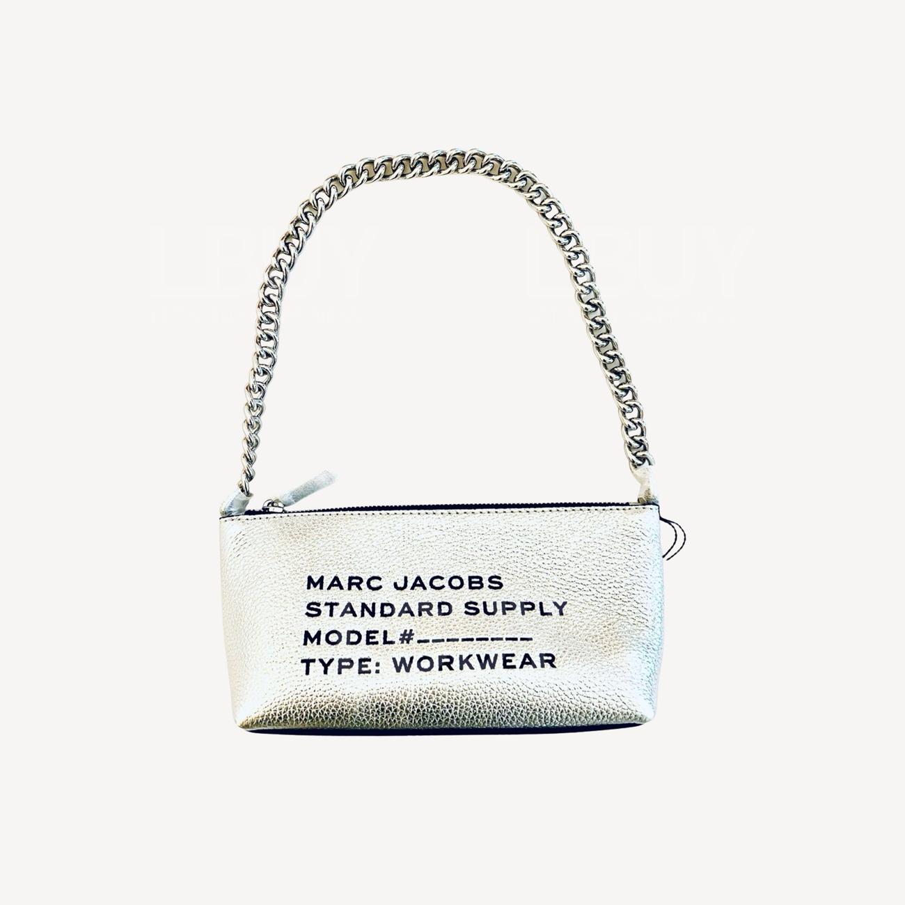 Marc Jacobs Leather wallet wristlet 银色