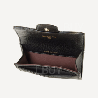 Chanel 經典款細號垂蓋卡片套 黑色配金色CC Logo AP0214